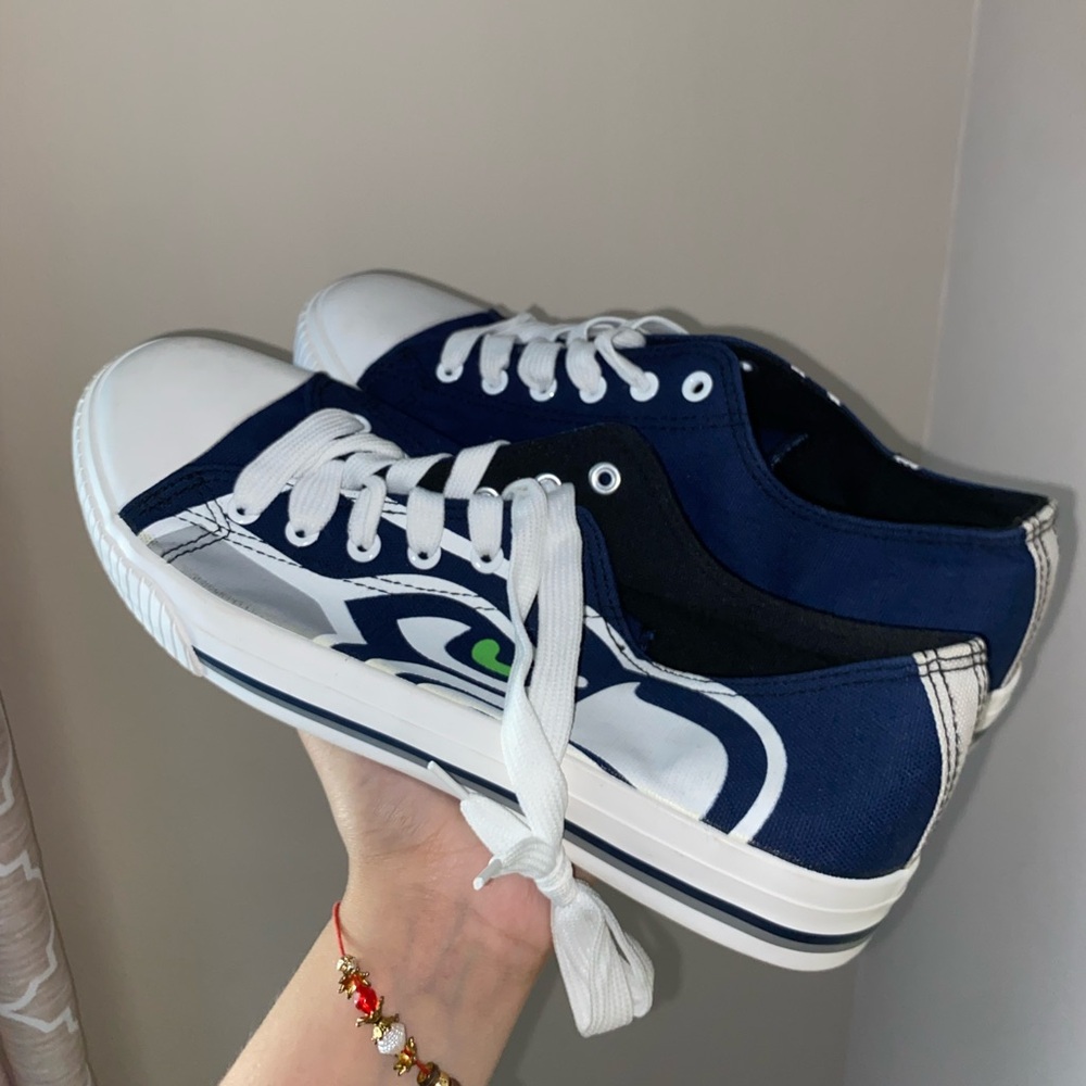 FOCO Seattle Seahawks tennis shoes